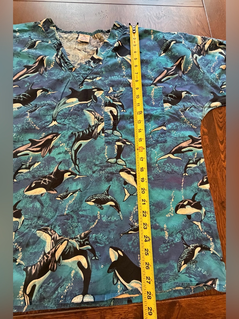 Scrubs Short Sleeve Orca Print Tee in Blue XL - Picture 4 of 8